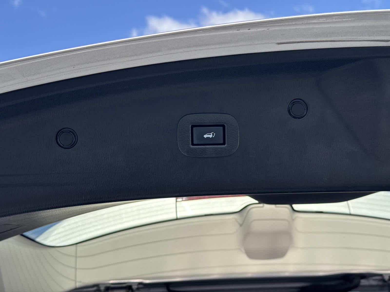 2022 INFINITI QX80 LUXE