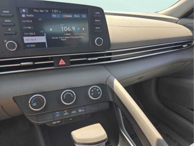 2024 Hyundai Elantra SE