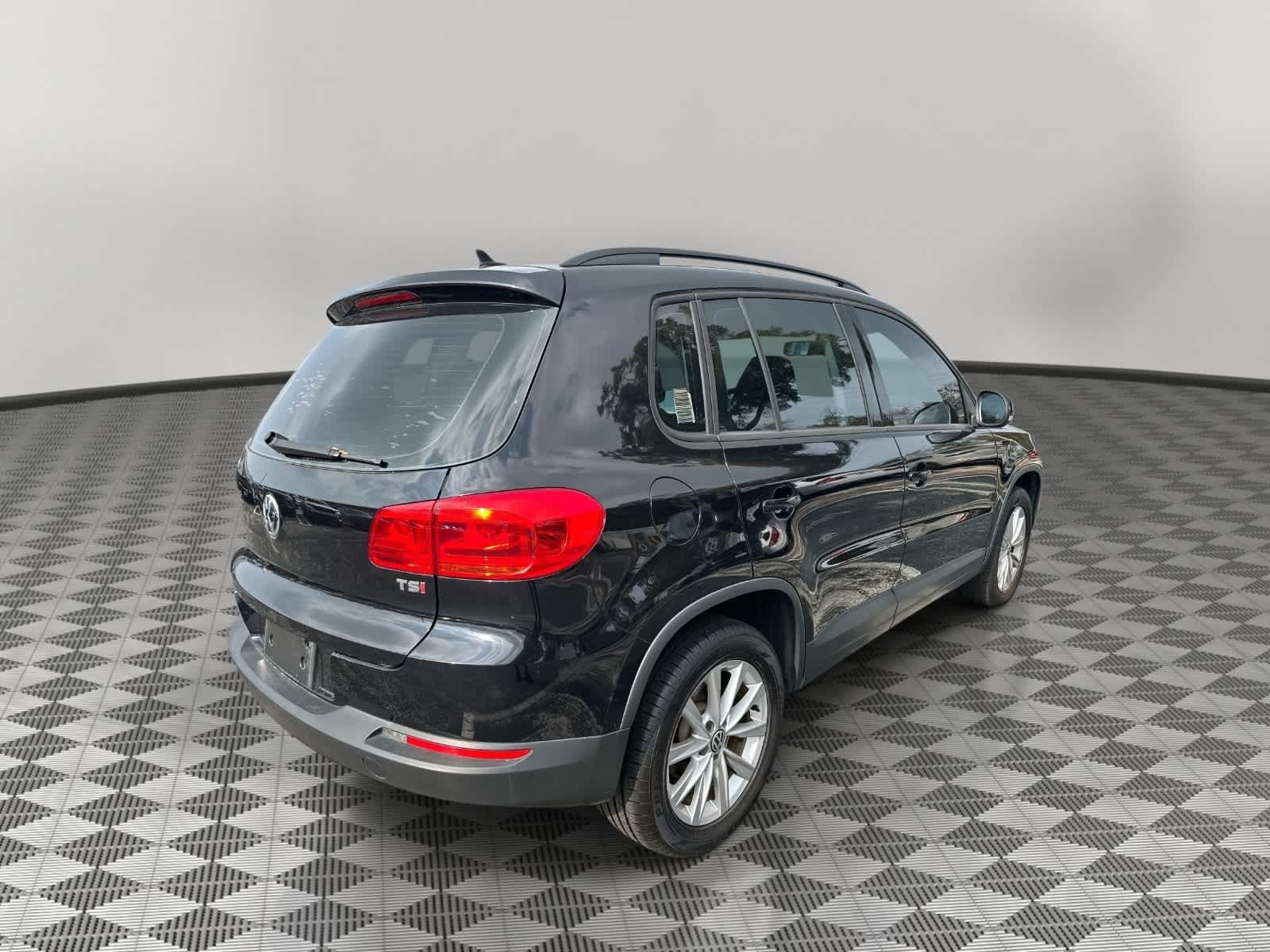 2017 Volkswagen Tiguan Base