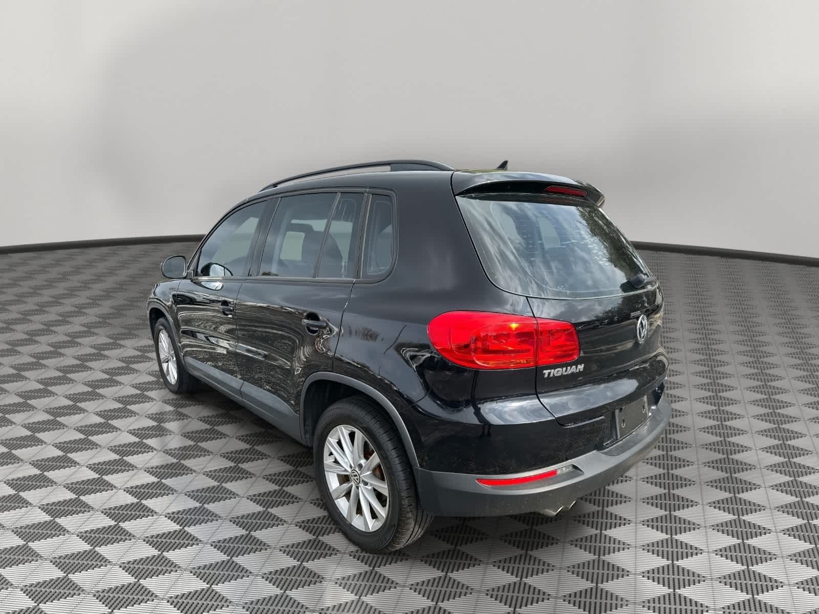 2017 Volkswagen Tiguan Base