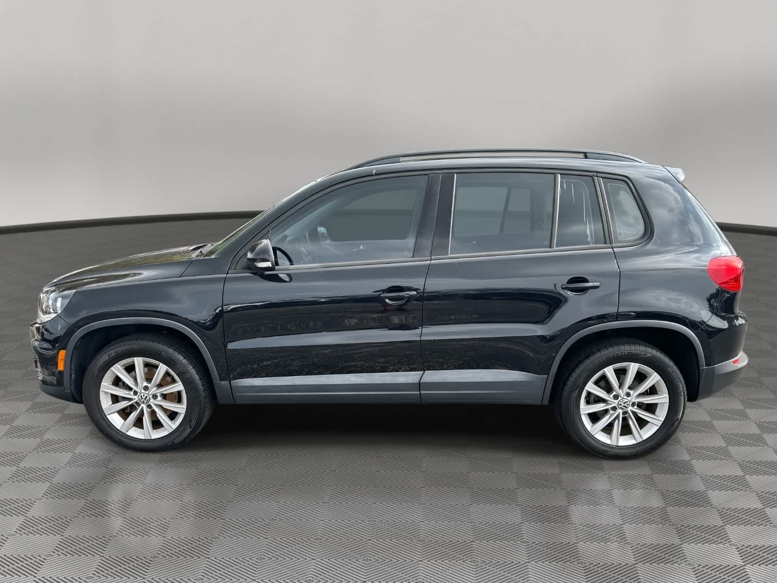 2017 Volkswagen Tiguan Base