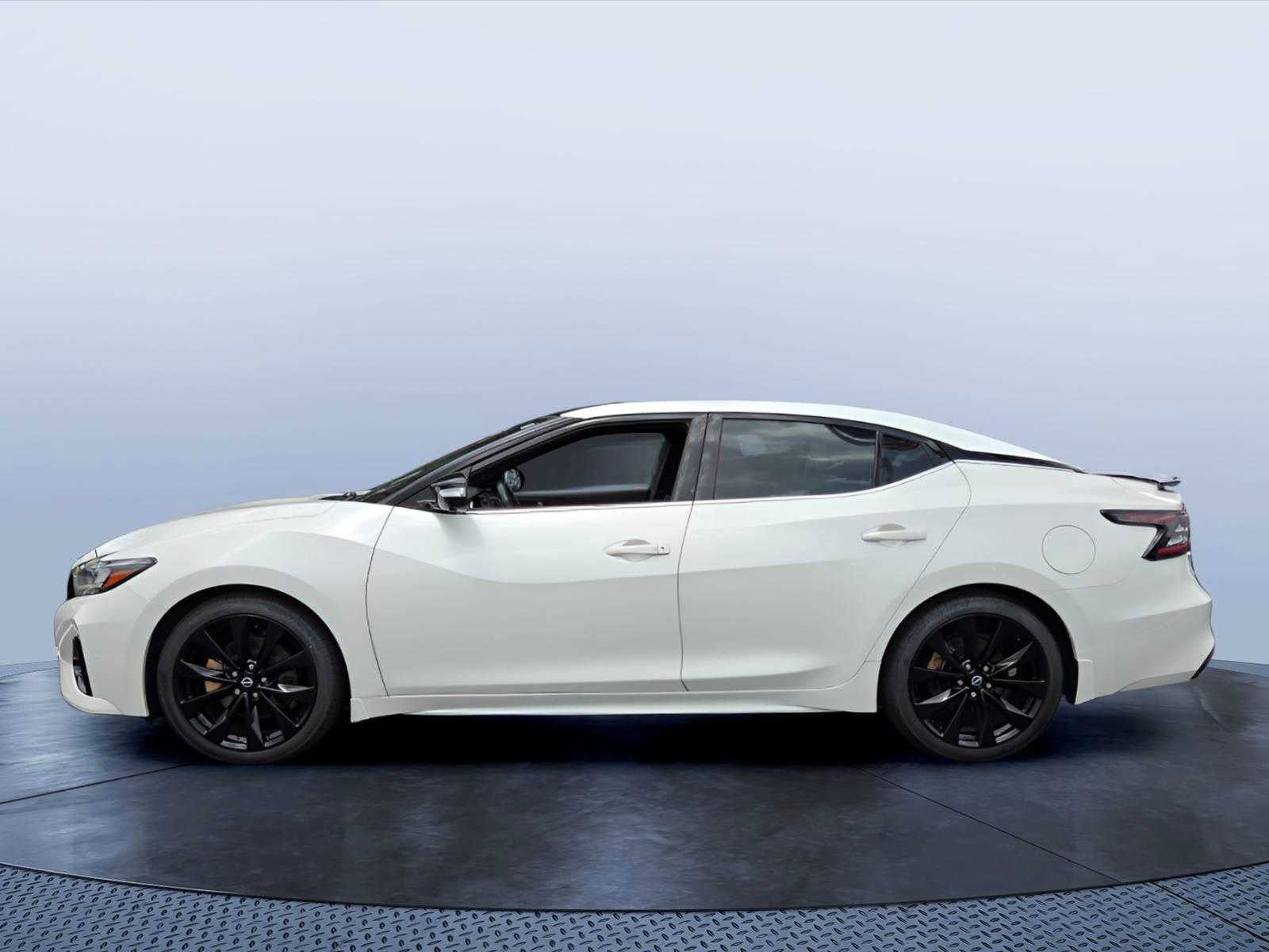2023 Nissan Maxima SR