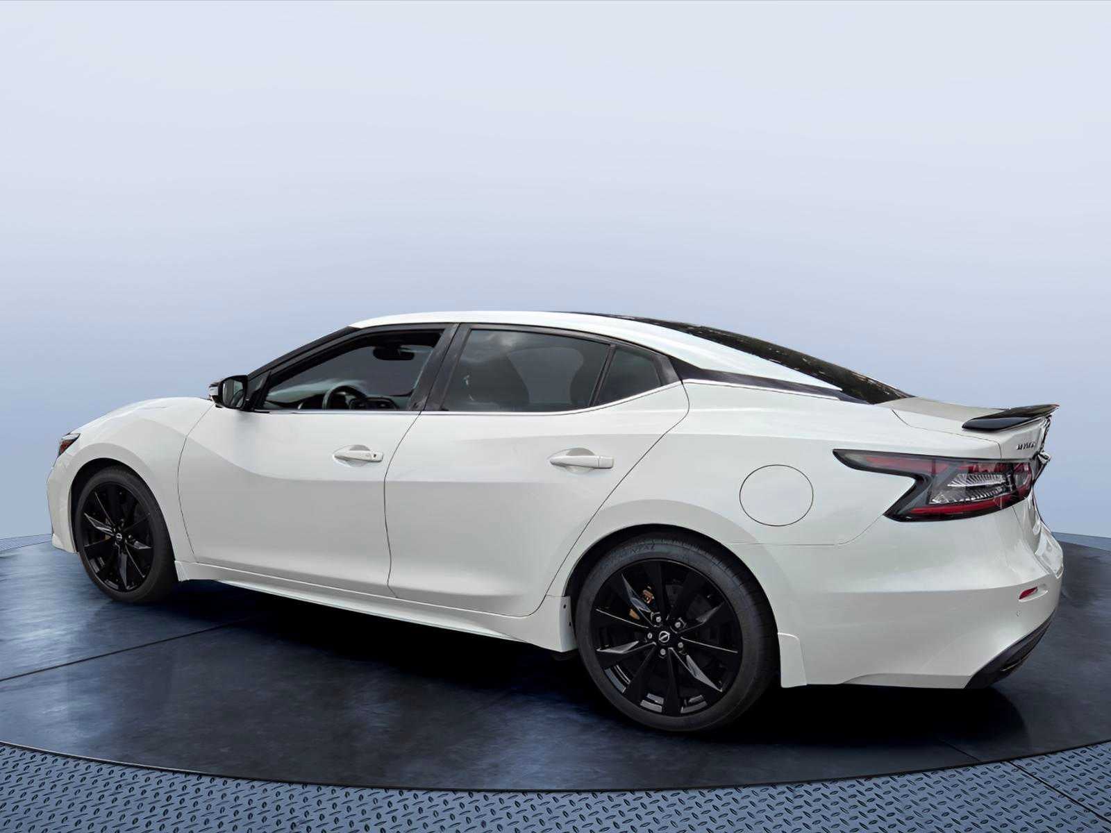 2023 Nissan Maxima SR