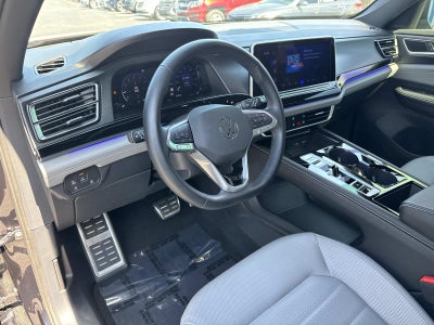 2025 Volkswagen Atlas Cross Sport 2.0T SEL R-Line Black