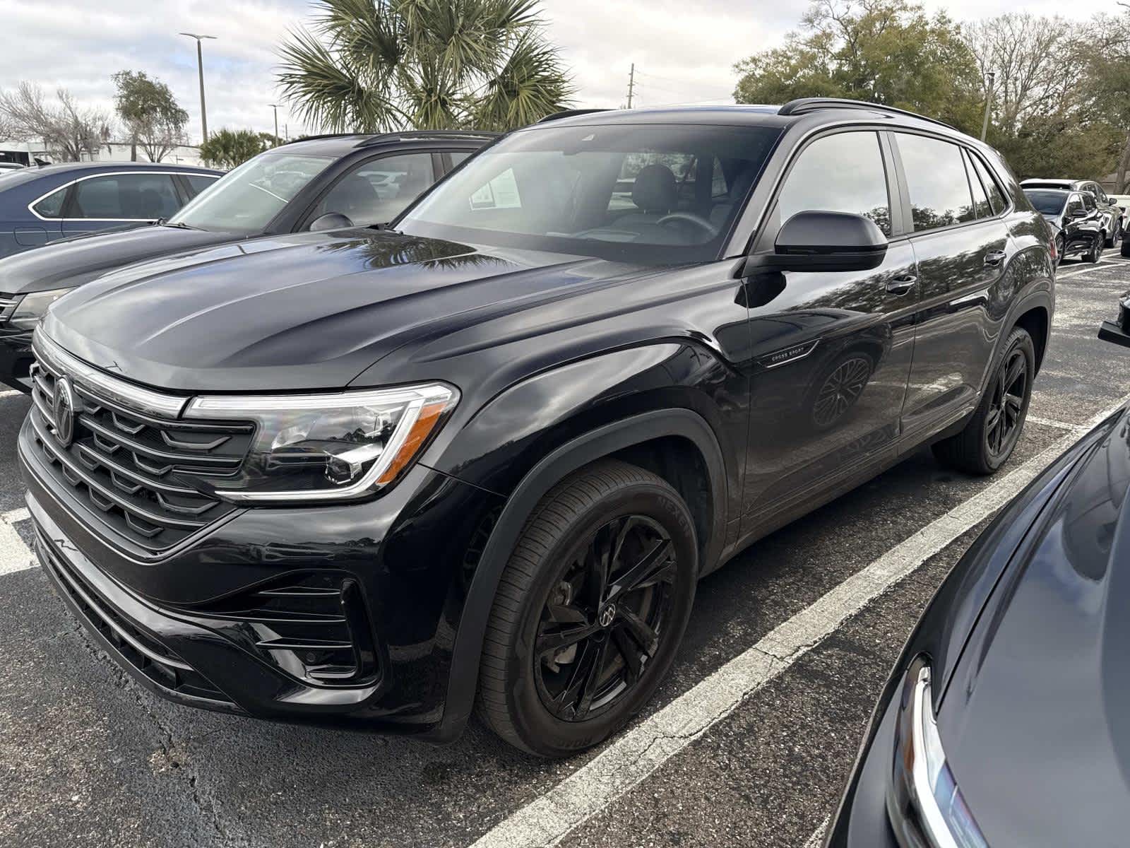 2025 Volkswagen Atlas Cross Sport 2.0T SEL R-Line Black