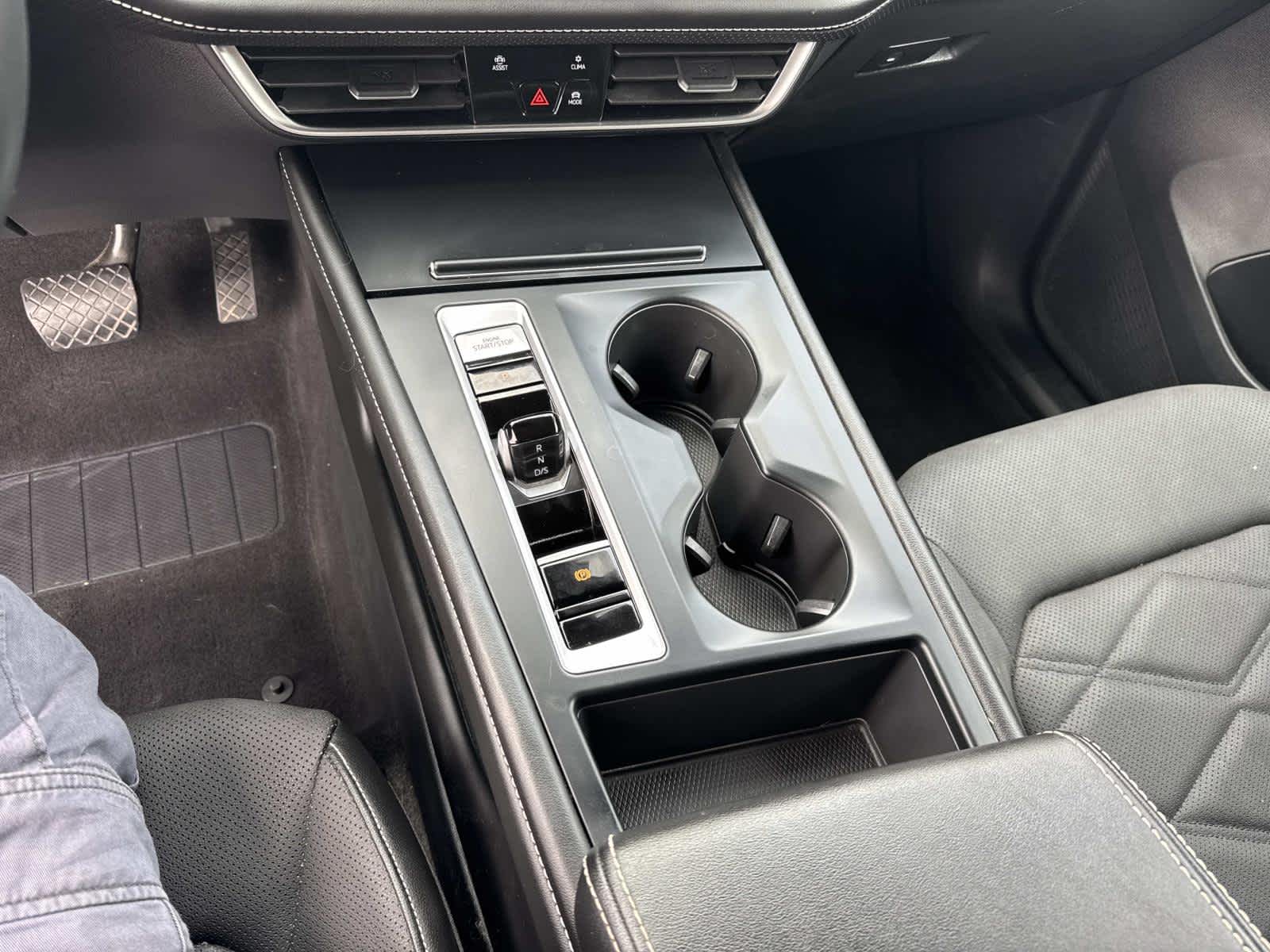 2024 Volkswagen Atlas 2.0T SE