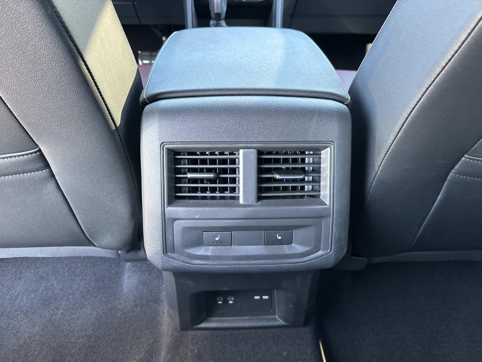 2022 Volkswagen Atlas Cross Sport 3.6L V6 SEL Premium R-Line