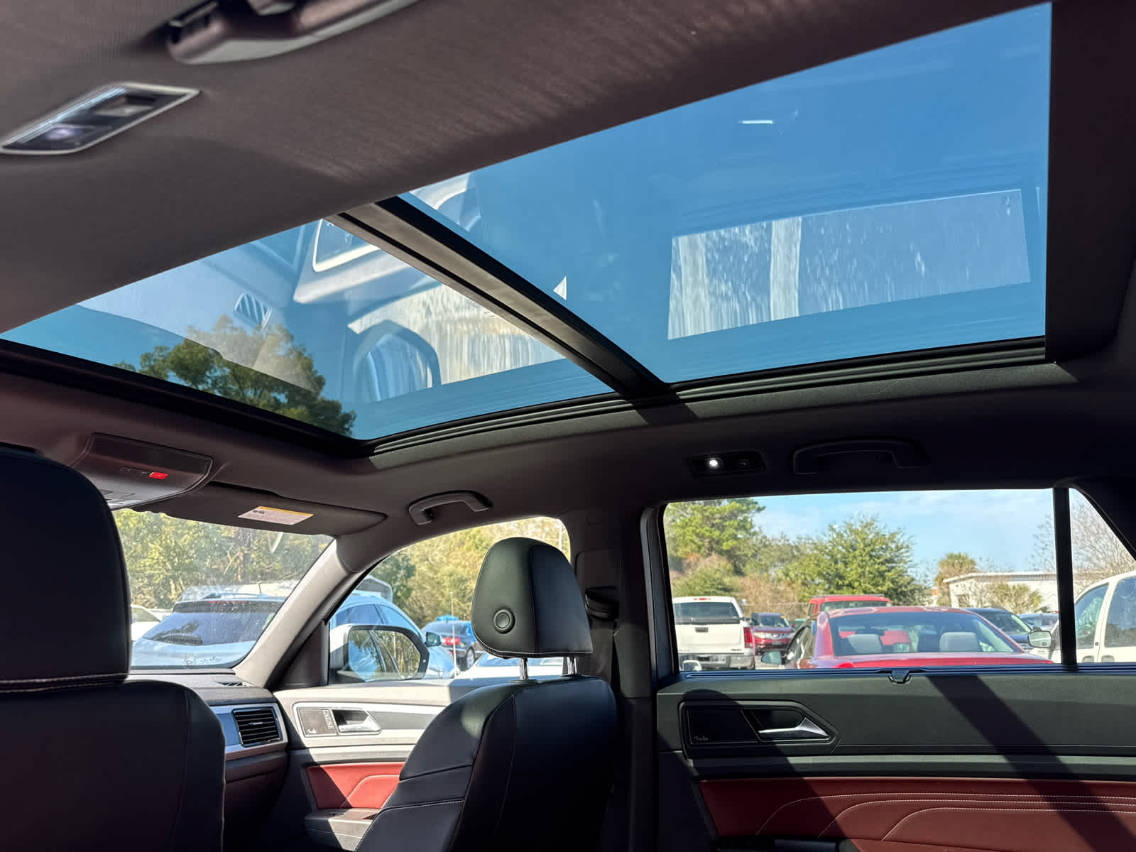 2022 Volkswagen Atlas Cross Sport 3.6L V6 SEL Premium R-Line