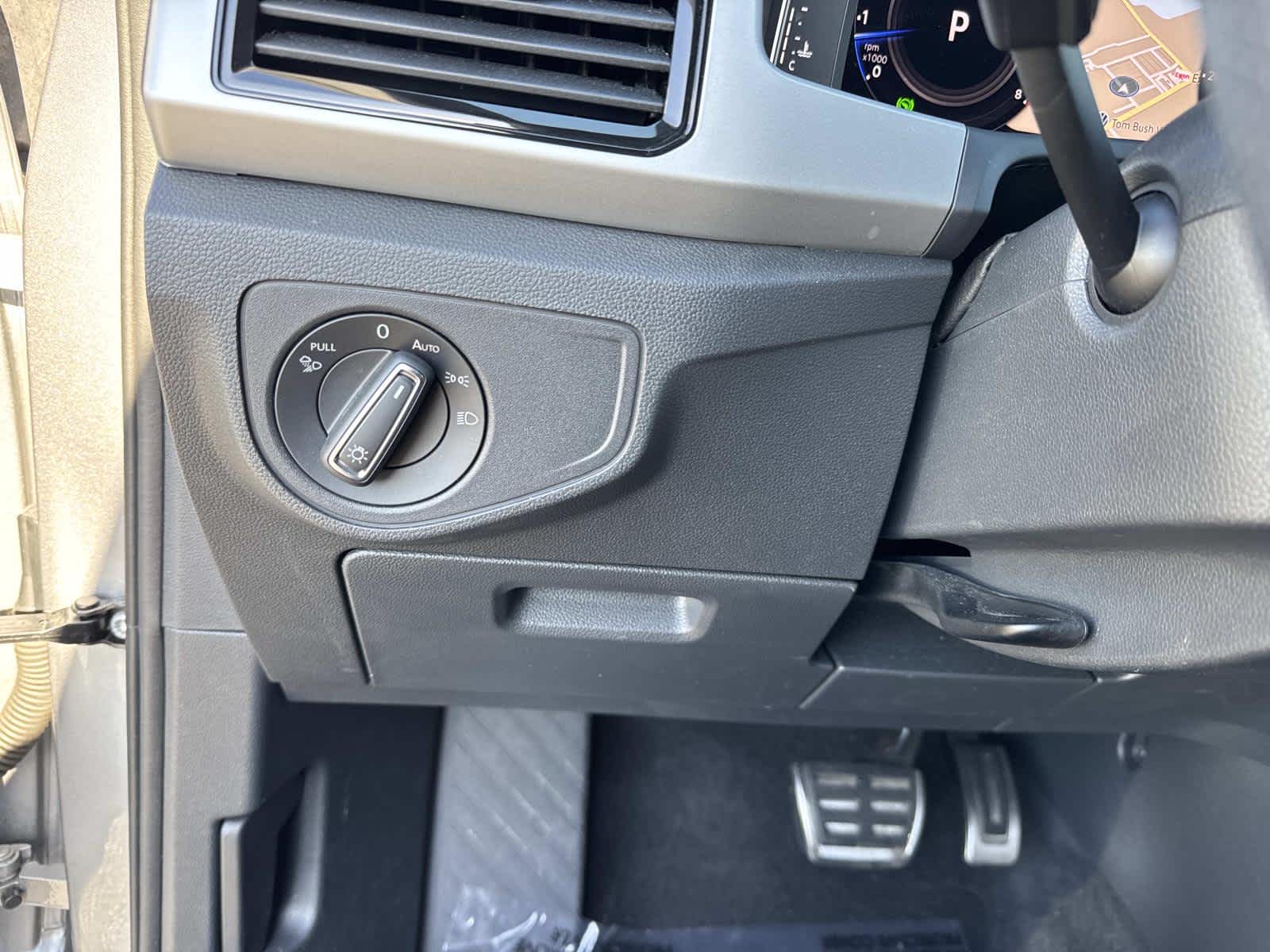 2022 Volkswagen Atlas Cross Sport 3.6L V6 SEL Premium R-Line