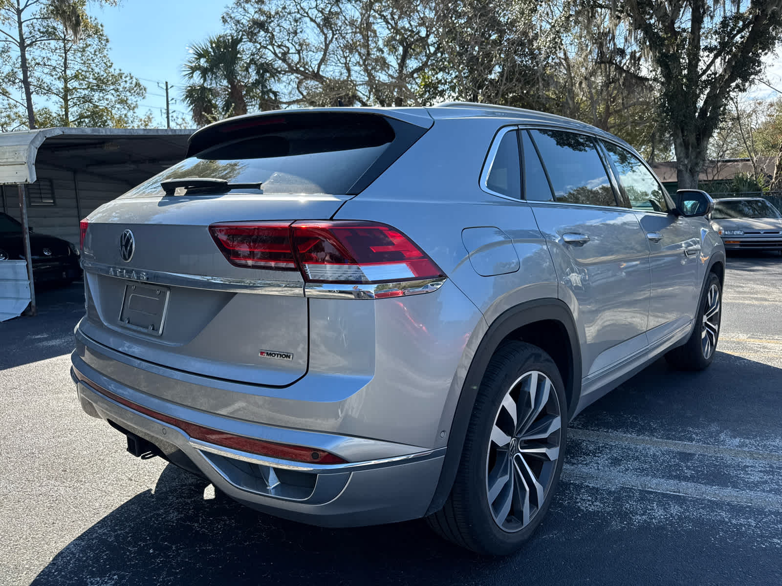 2022 Volkswagen Atlas Cross Sport 3.6L V6 SEL Premium R-Line