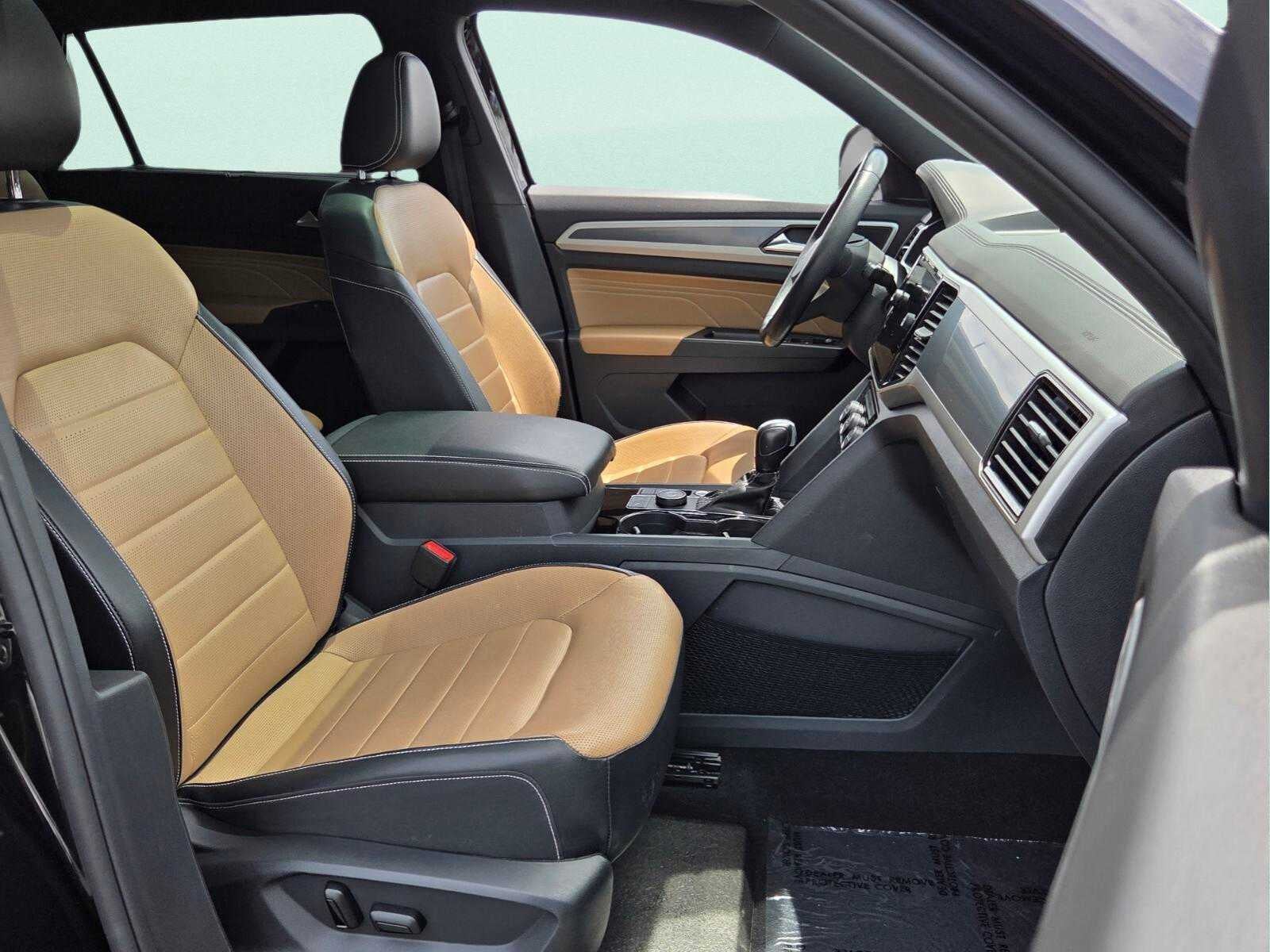 2022 Volkswagen Atlas Cross Sport 3.6L V6 SEL Premium R-Line