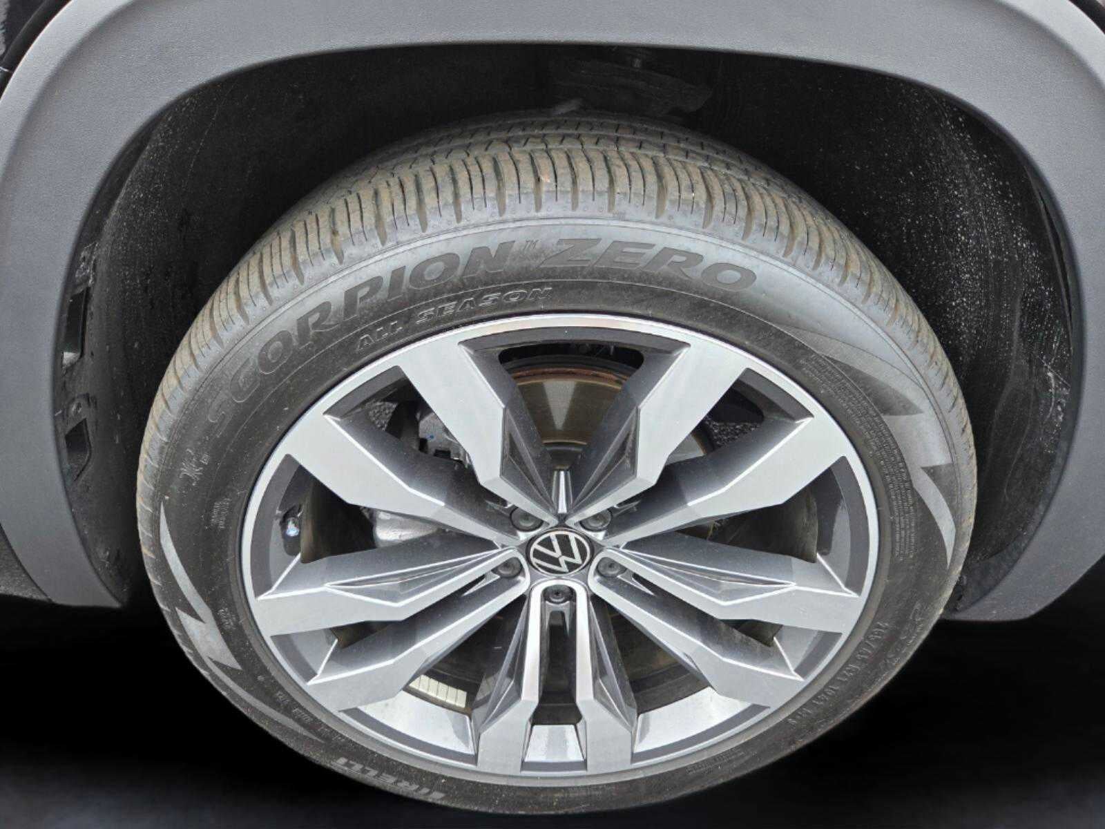 2023 Volkswagen Atlas Cross Sport 3.6L V6 SEL Premium R-Line