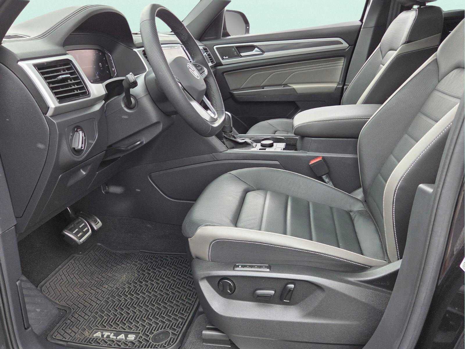 2023 Volkswagen Atlas Cross Sport 3.6L V6 SEL Premium R-Line