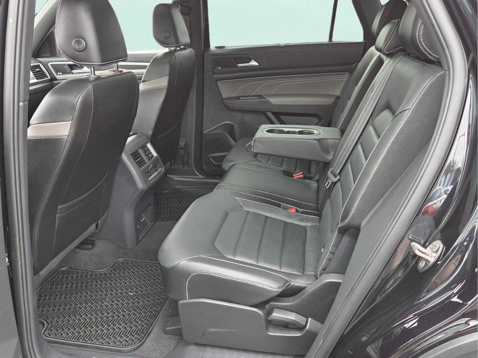 2023 Volkswagen Atlas Cross Sport 3.6L V6 SEL Premium R-Line