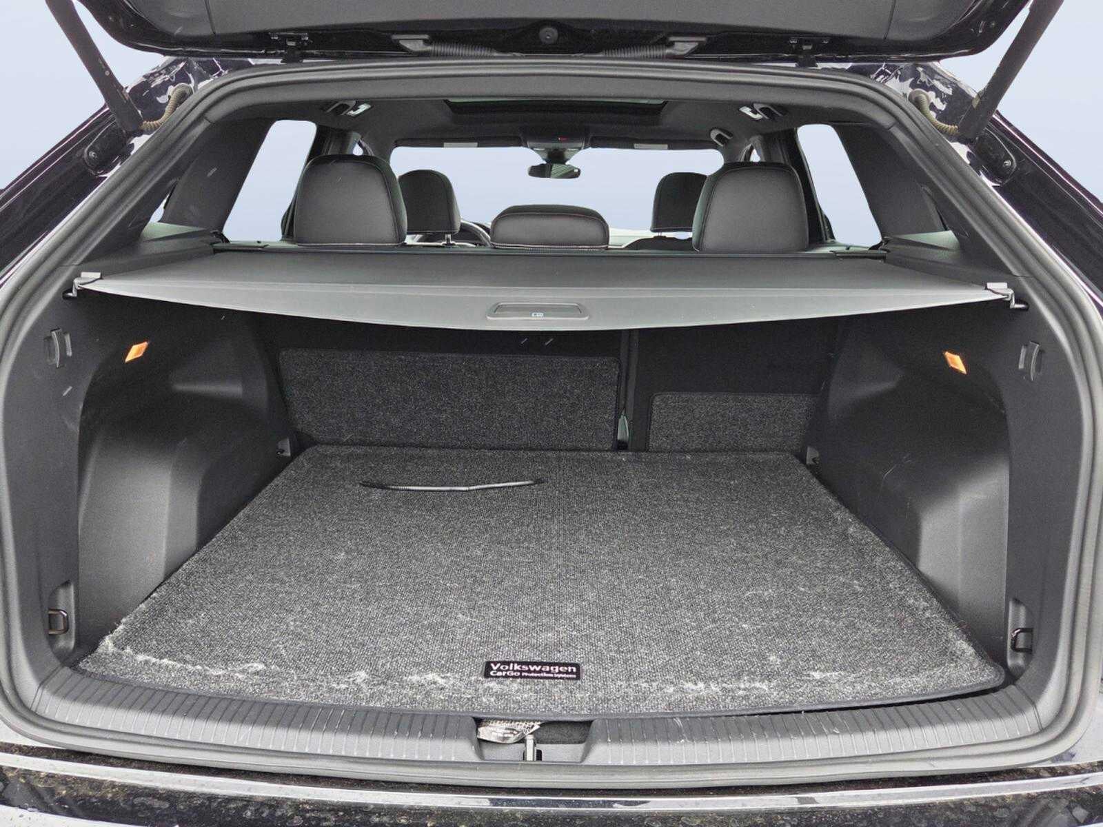 2023 Volkswagen Atlas Cross Sport 3.6L V6 SEL Premium R-Line