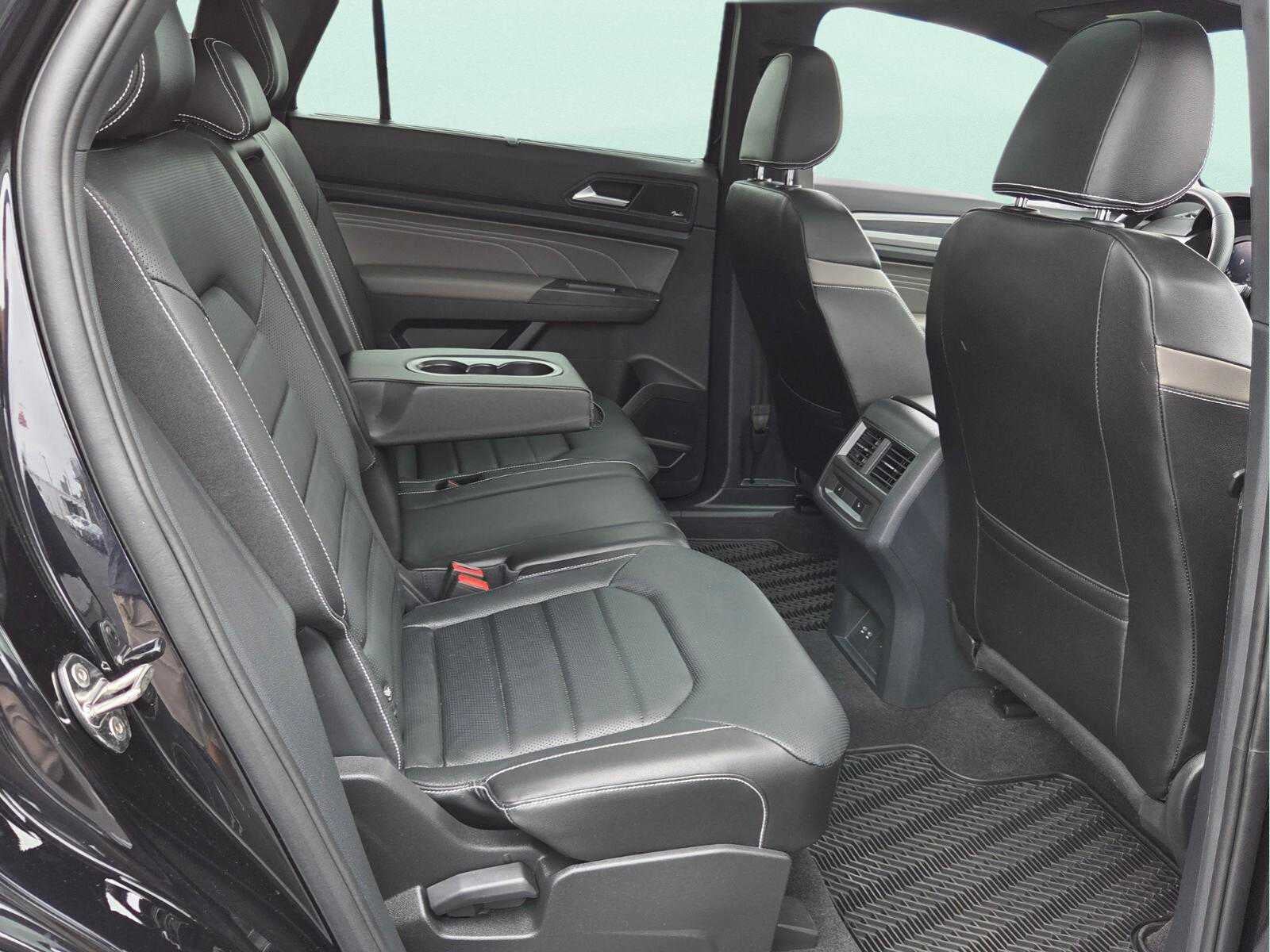 2023 Volkswagen Atlas Cross Sport 3.6L V6 SEL Premium R-Line