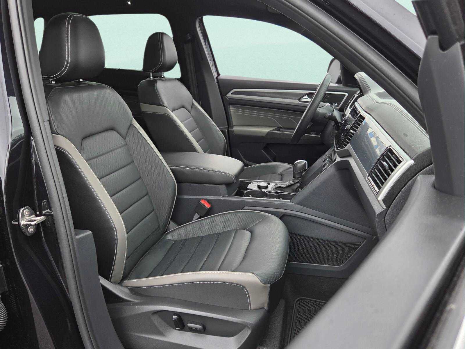 2023 Volkswagen Atlas Cross Sport 3.6L V6 SEL Premium R-Line