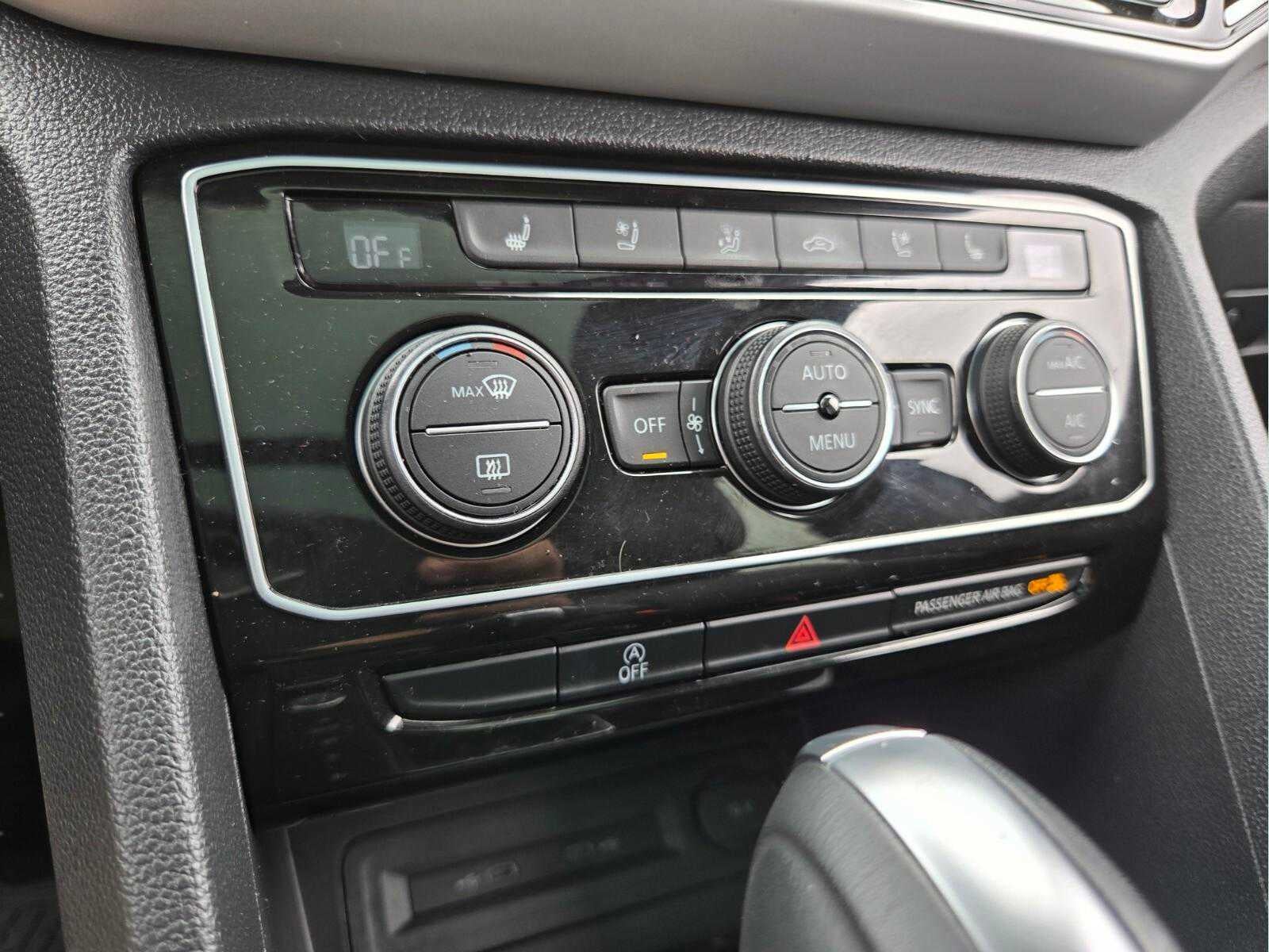 2023 Volkswagen Atlas Cross Sport 3.6L V6 SEL Premium R-Line