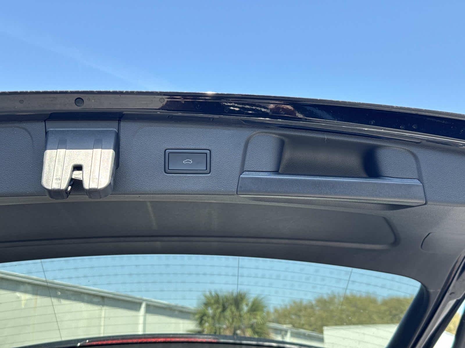 2023 Volkswagen Atlas 2.0T SE w/Technology