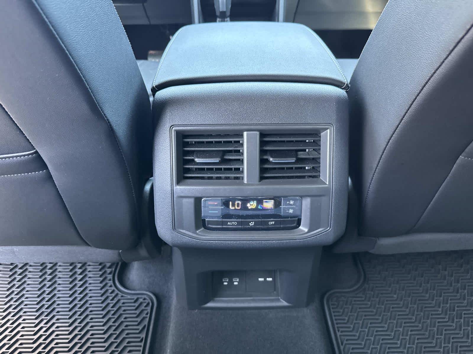 2023 Volkswagen Atlas 2.0T SE w/Technology