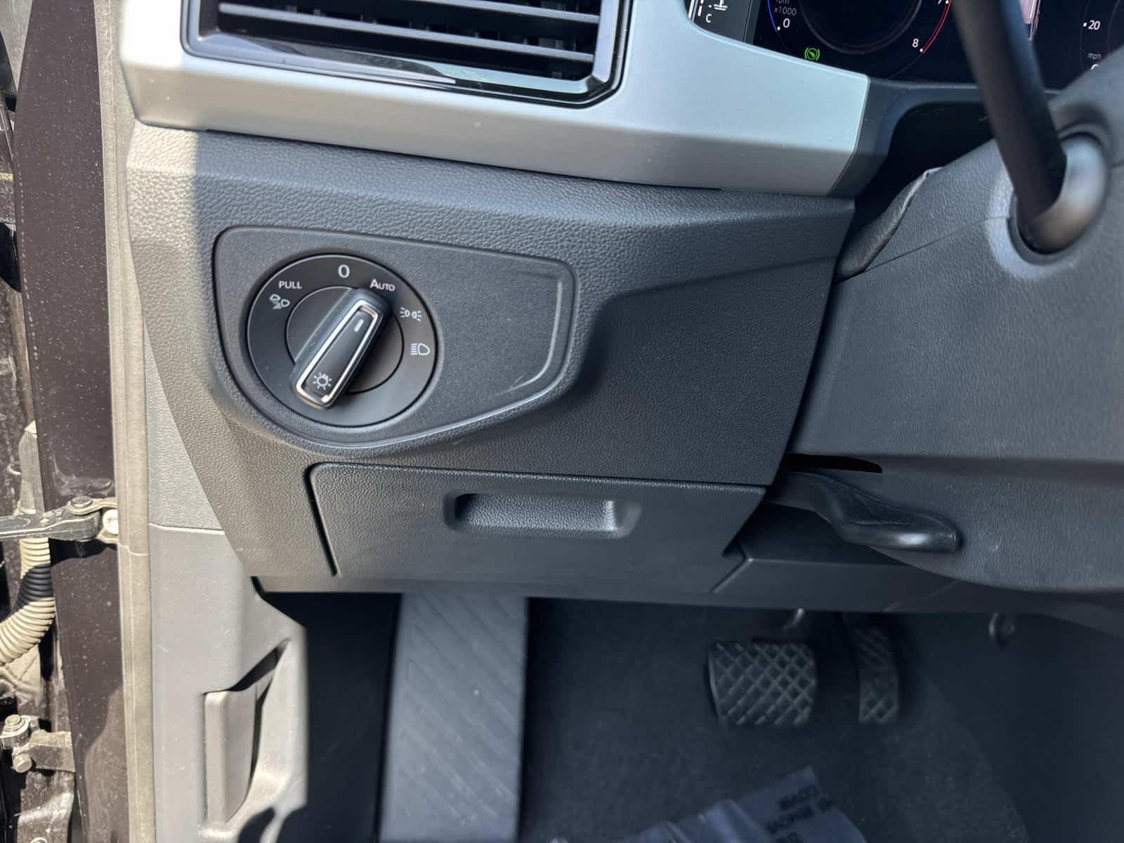 2023 Volkswagen Atlas 2.0T SE w/Technology