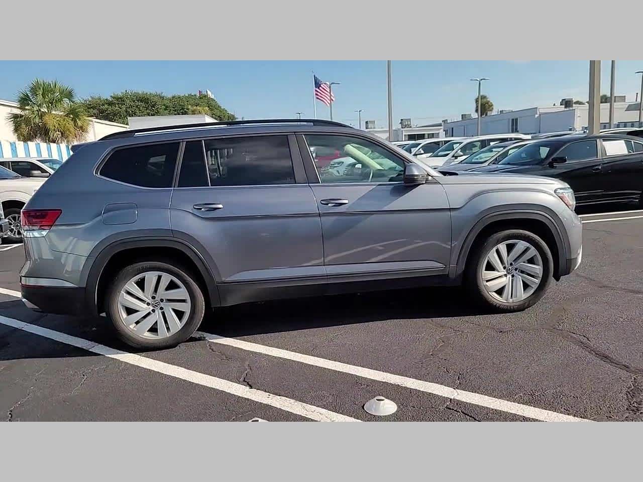 2021 Volkswagen Atlas 3.6L V6 SE w/Technology