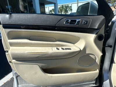 2014 Lincoln MKT Base