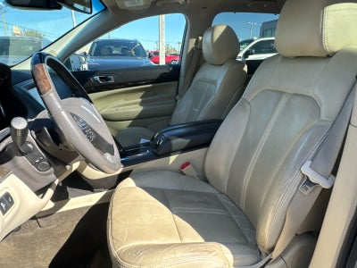 2014 Lincoln MKT Base