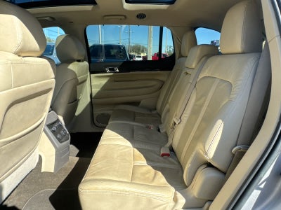 2014 Lincoln MKT Base