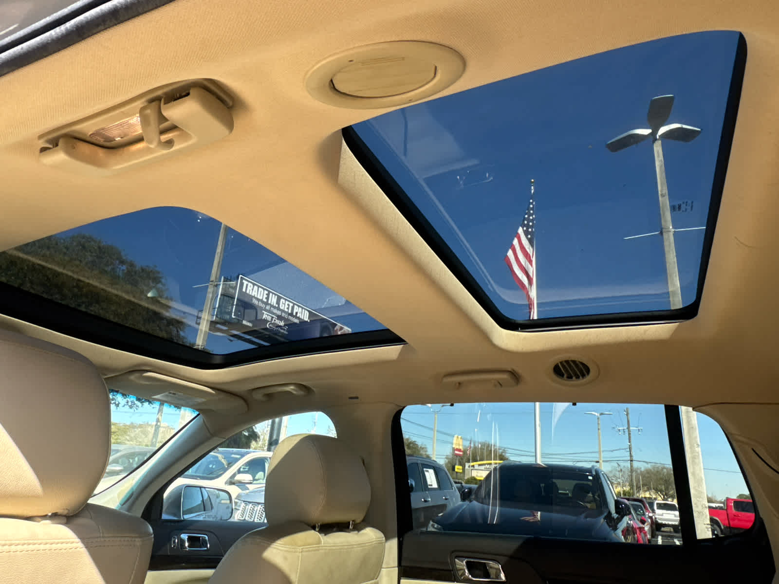 2014 Lincoln MKT Base