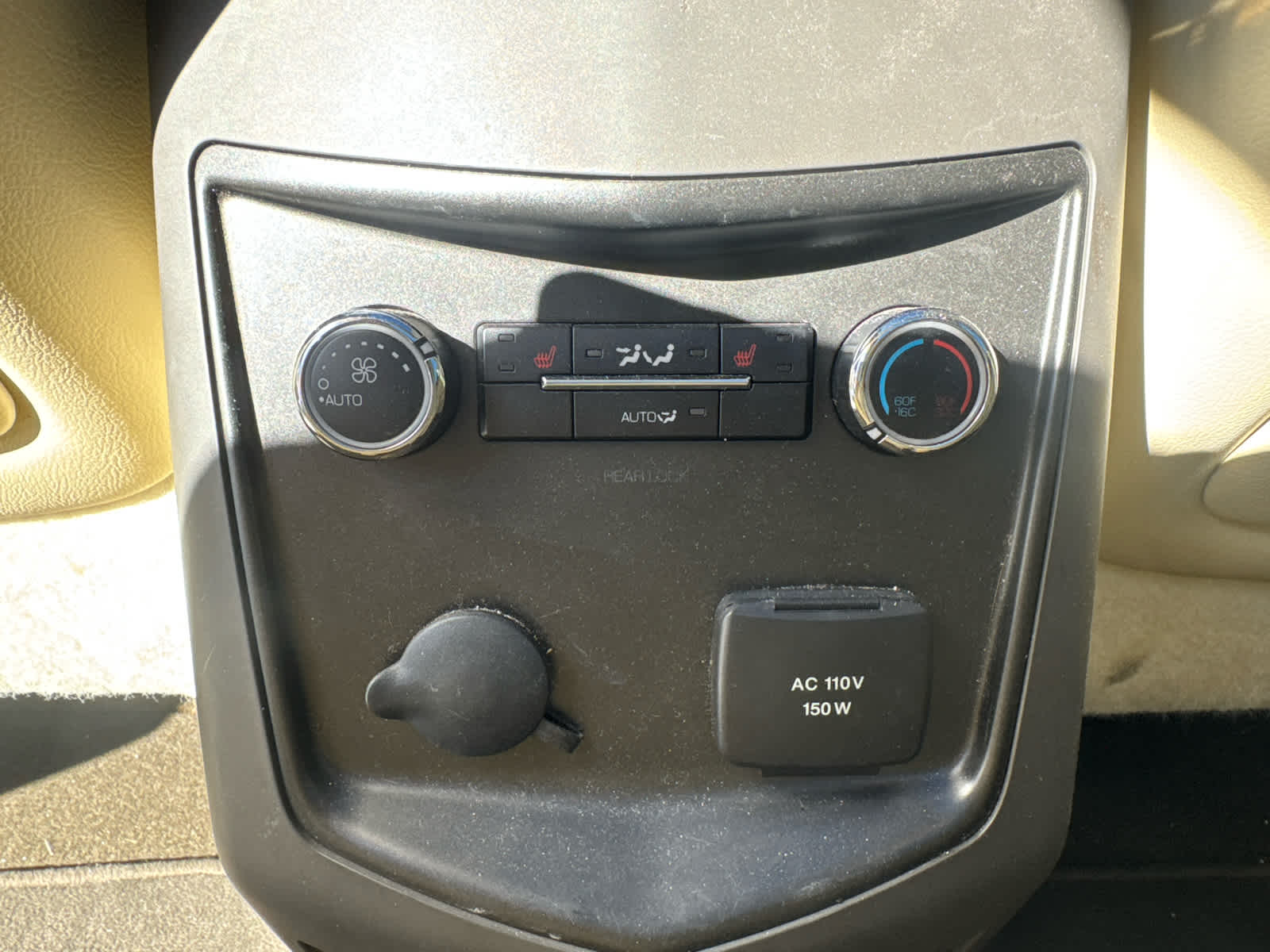 2014 Lincoln MKT Base