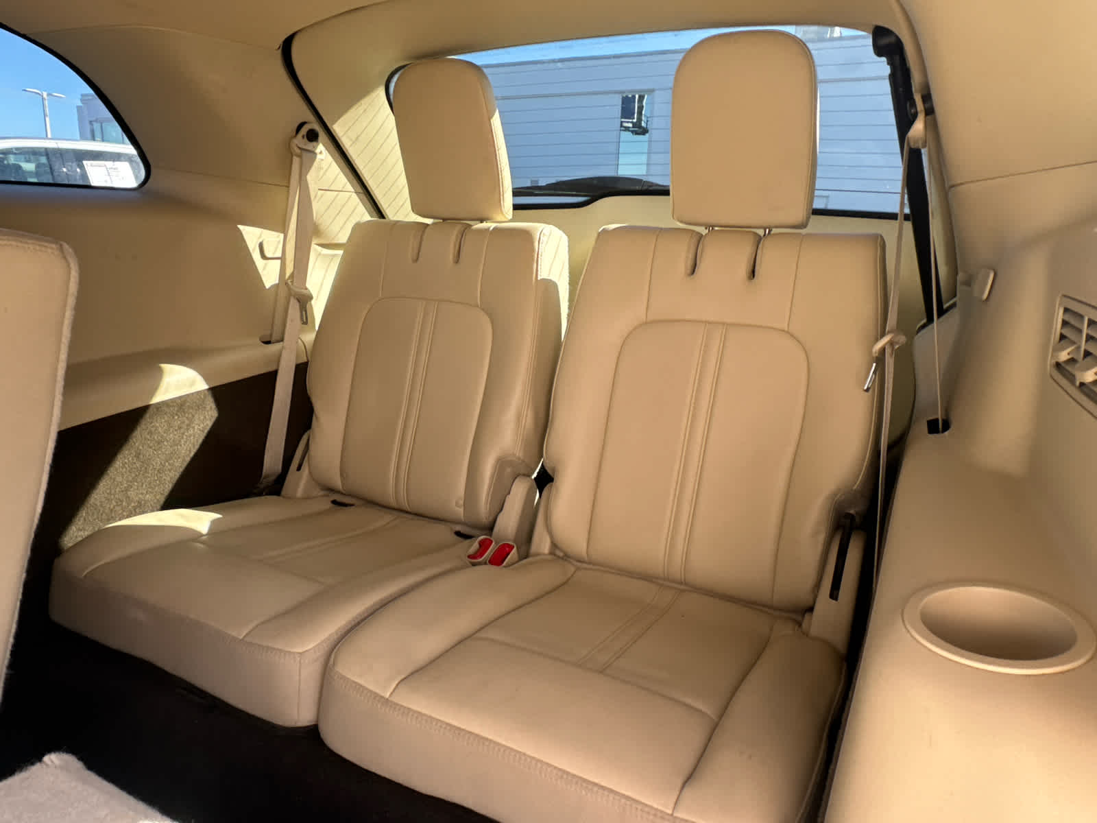 2014 Lincoln MKT Base