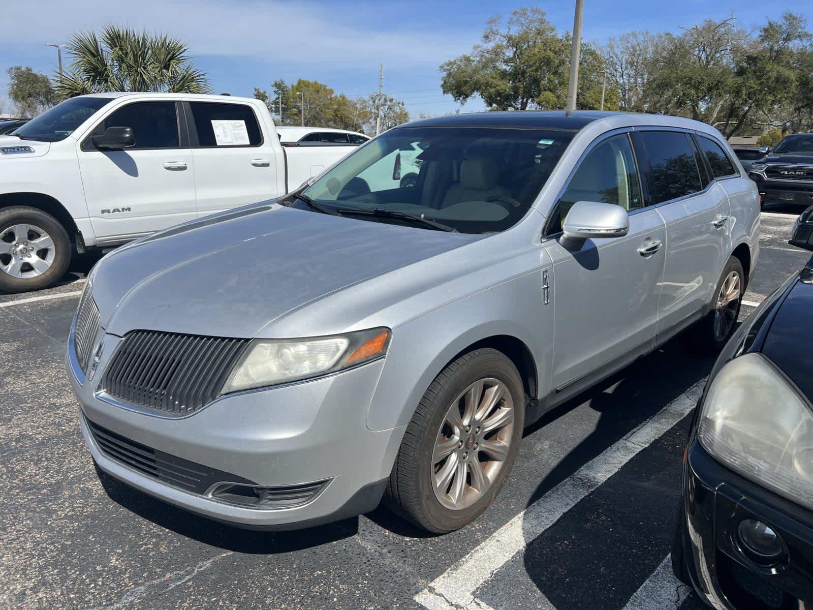 2014 Lincoln MKT Base