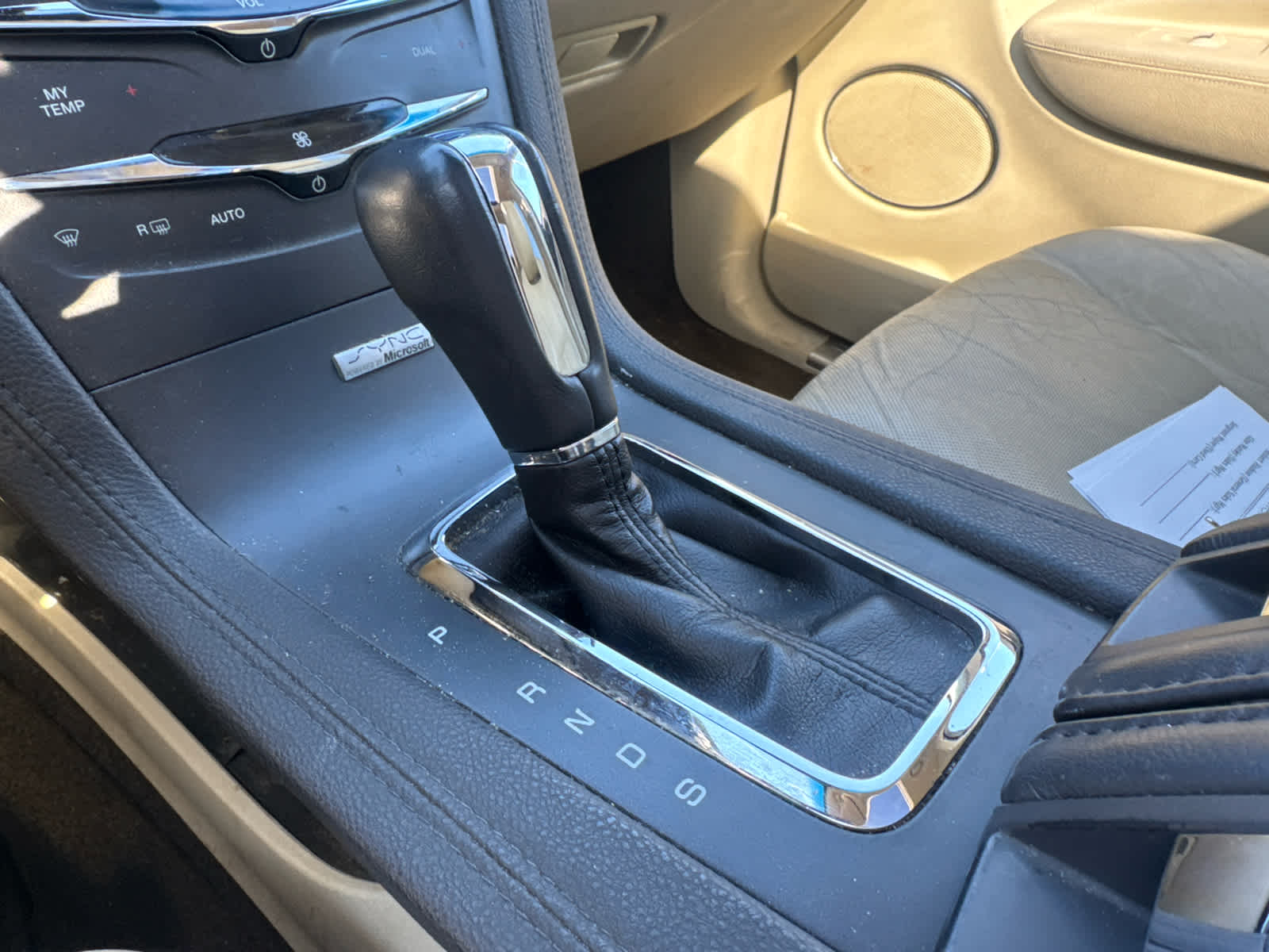 2014 Lincoln MKT Base