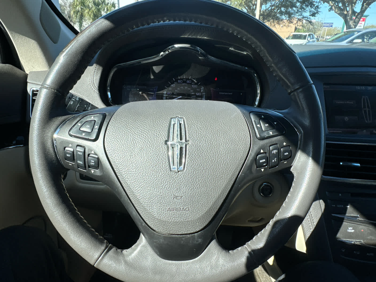 2014 Lincoln MKT Base