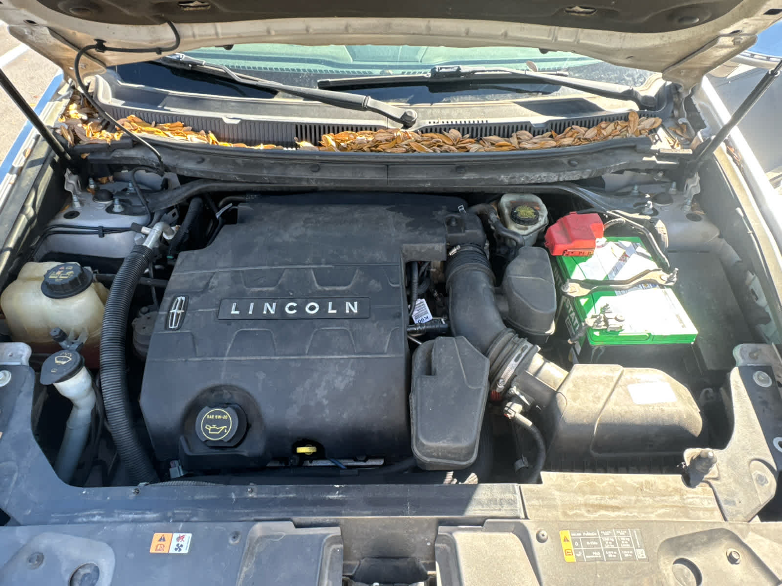 2014 Lincoln MKT Base