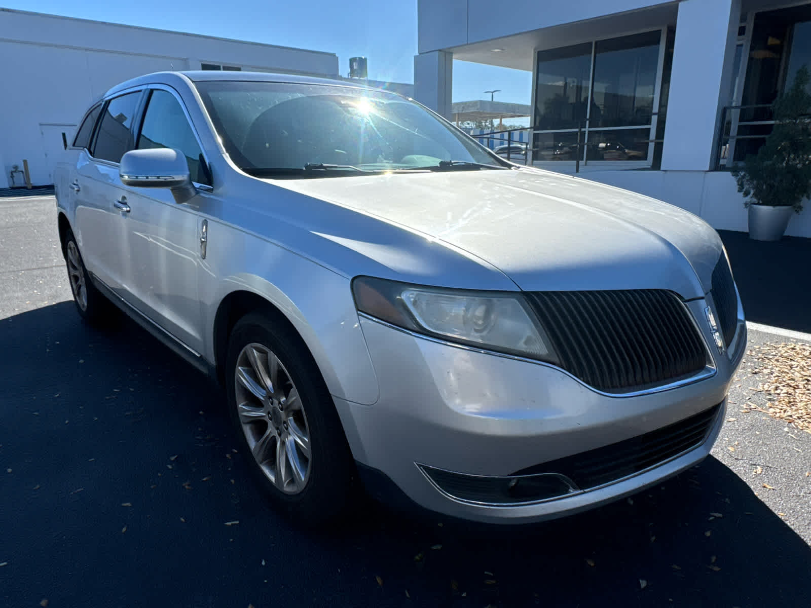2014 Lincoln MKT Base