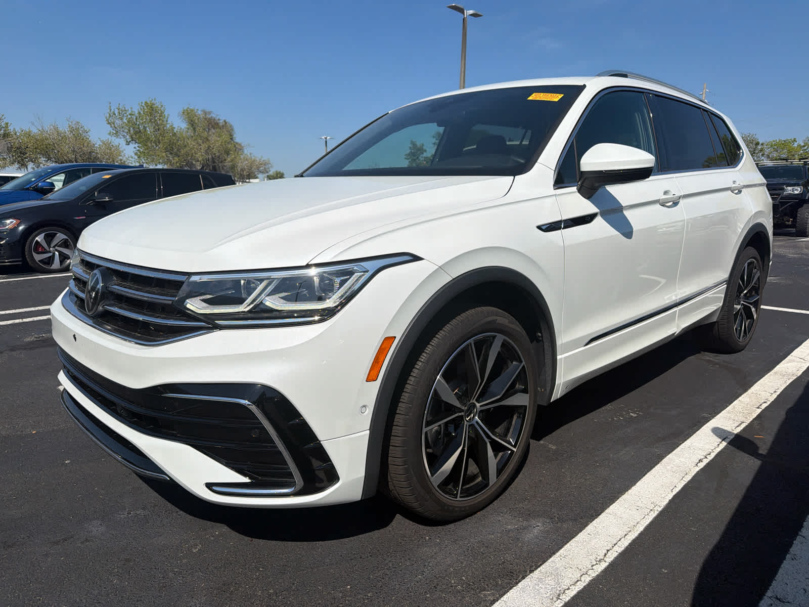 2024 Volkswagen Tiguan SEL R-LINE
