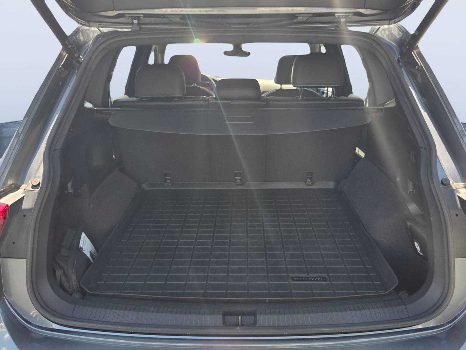 2022 Volkswagen Tiguan SEL R-Line