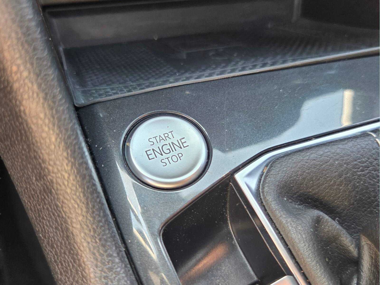2022 Volkswagen Tiguan SEL R-Line