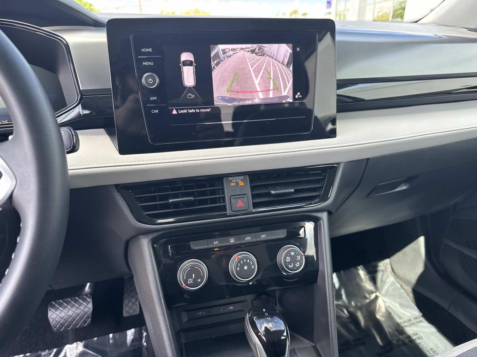 2025 Volkswagen Taos S