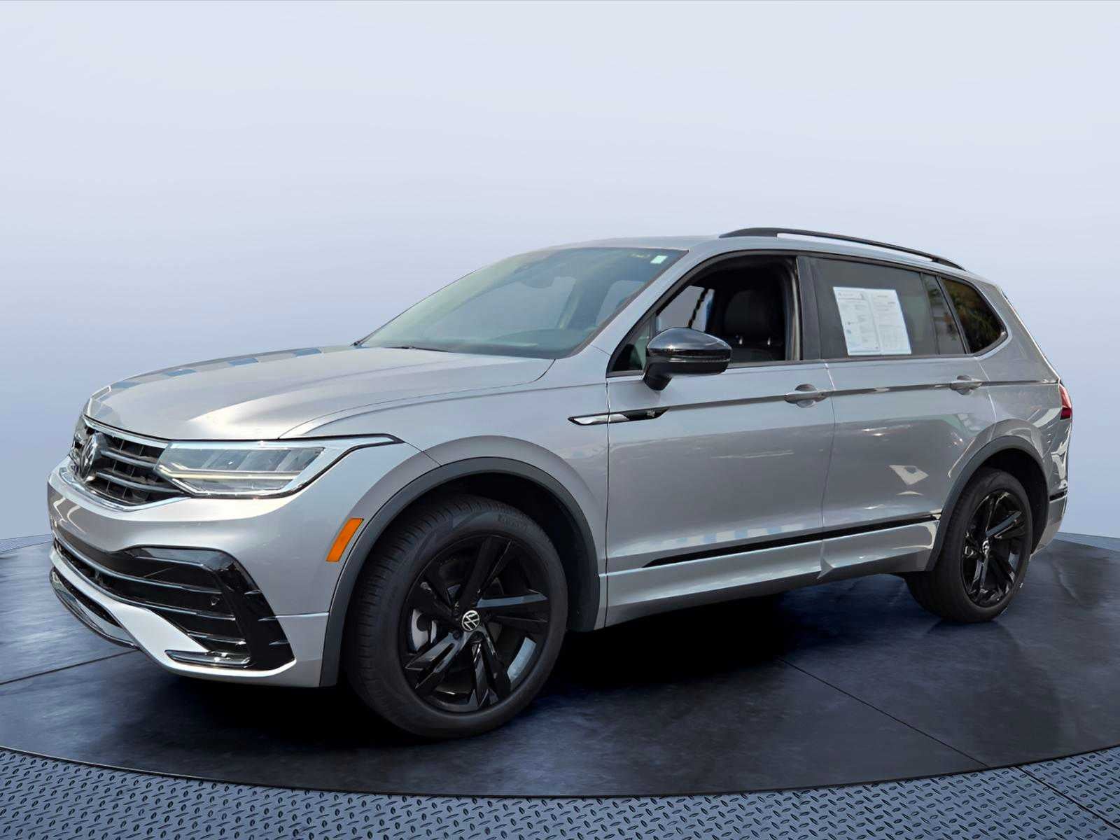 2024 Volkswagen Tiguan SE R-Line Black