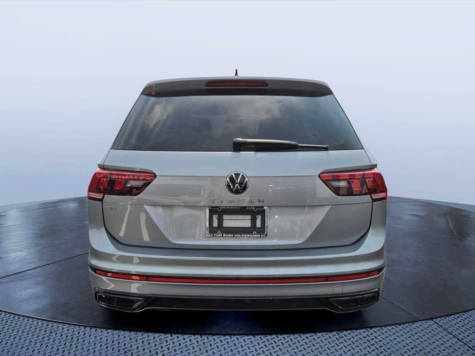 2024 Volkswagen Tiguan SE R-Line Black