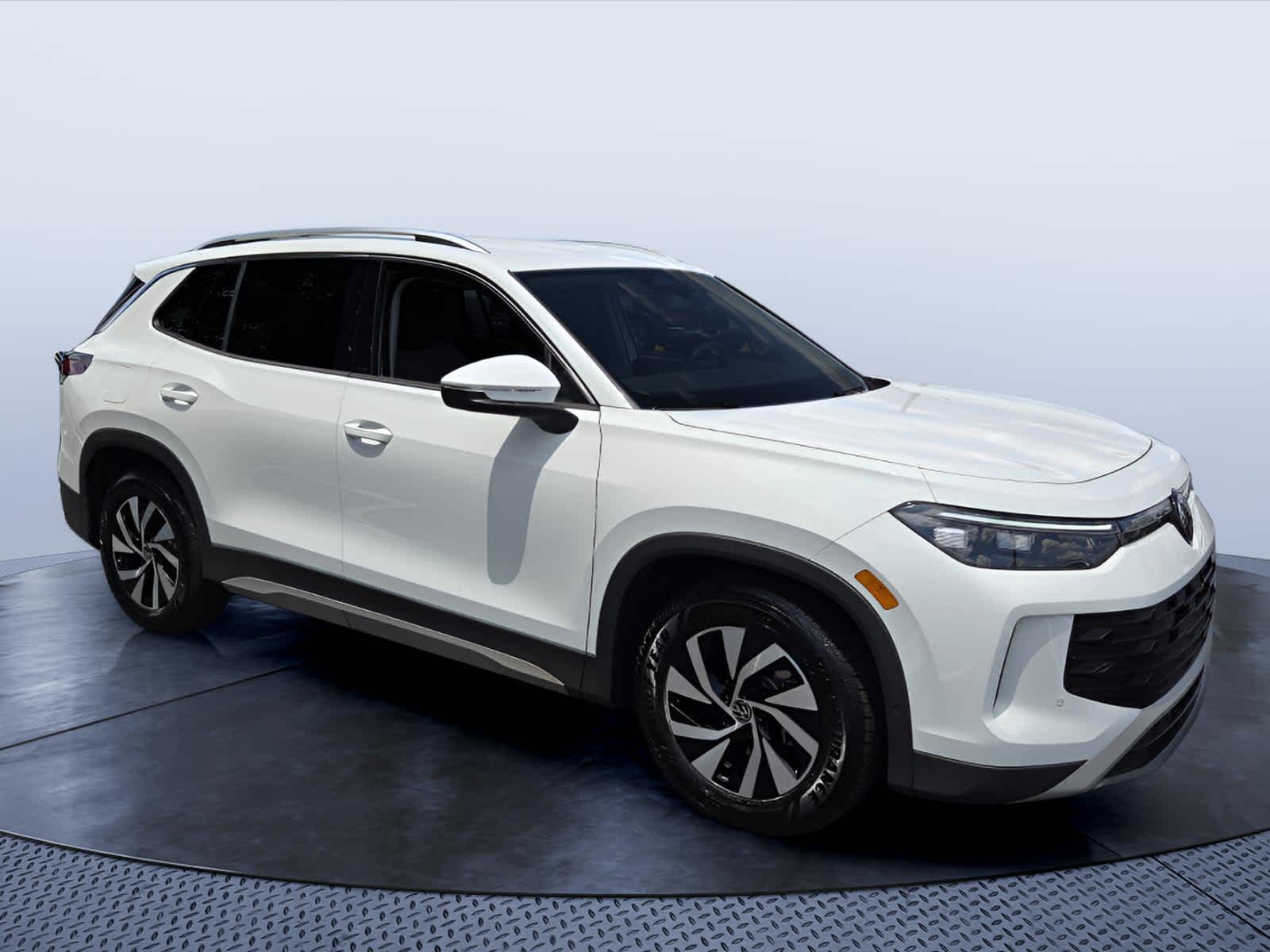 2026 Volkswagen Tiguan 2.0T S's photo