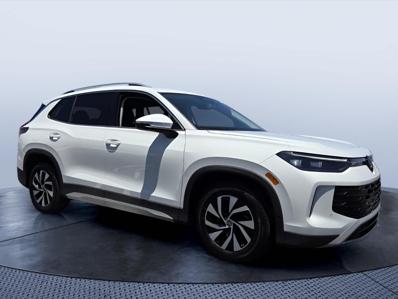 2026 Volkswagen Tiguan 2.0T S's photo