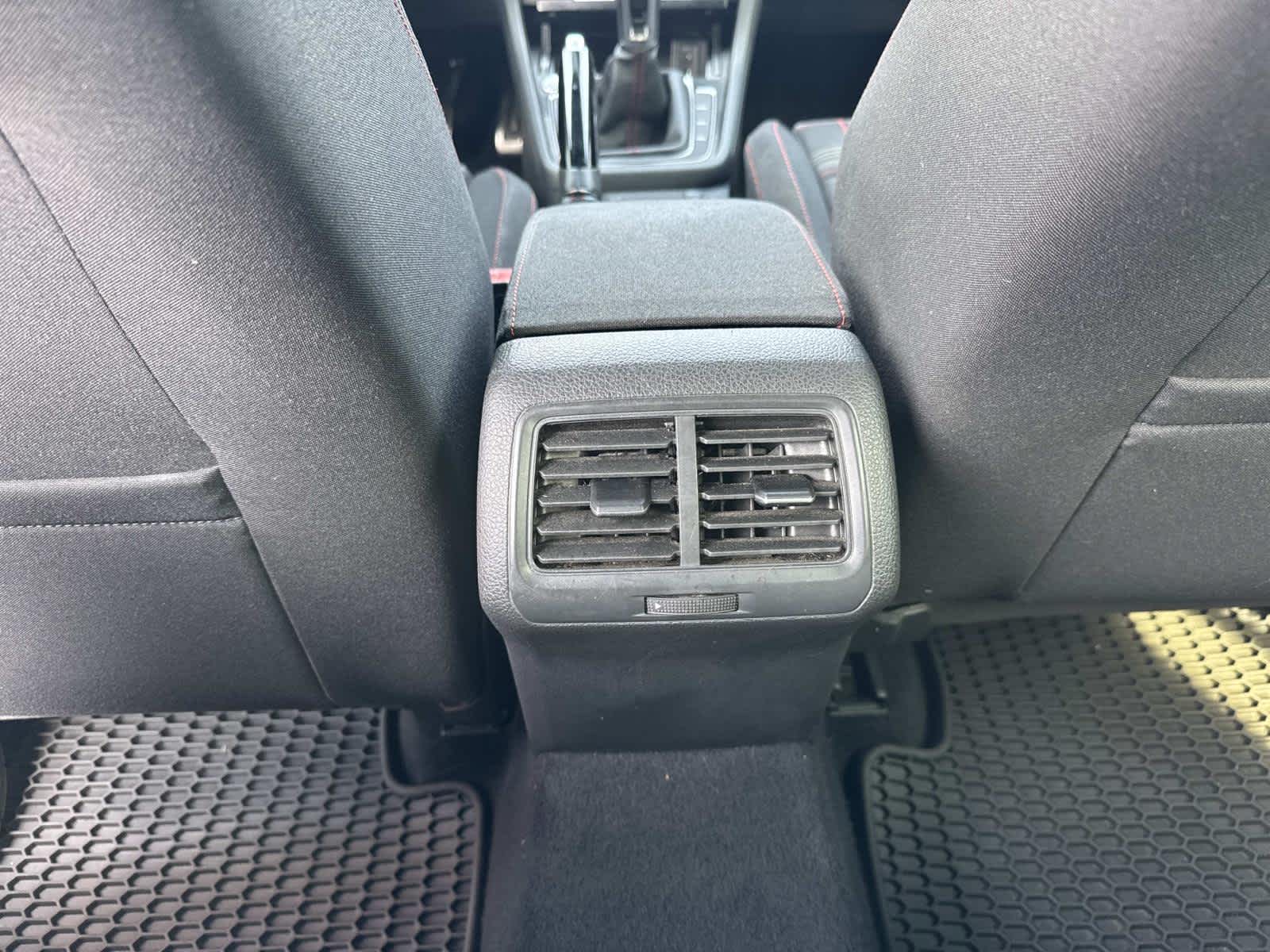 2017 Volkswagen Golf GTI Sport