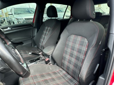 2017 Volkswagen Golf GTI Sport