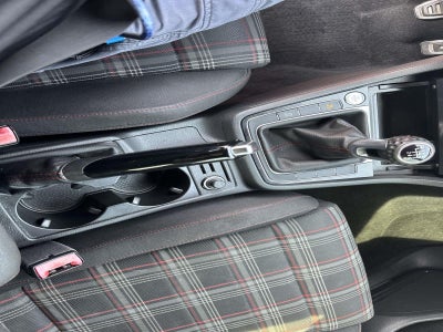 2017 Volkswagen Golf GTI Sport