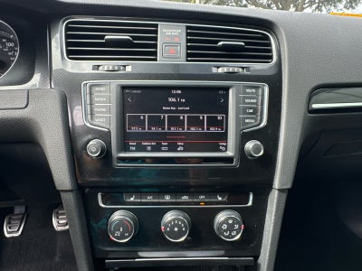 2017 Volkswagen Golf GTI Sport