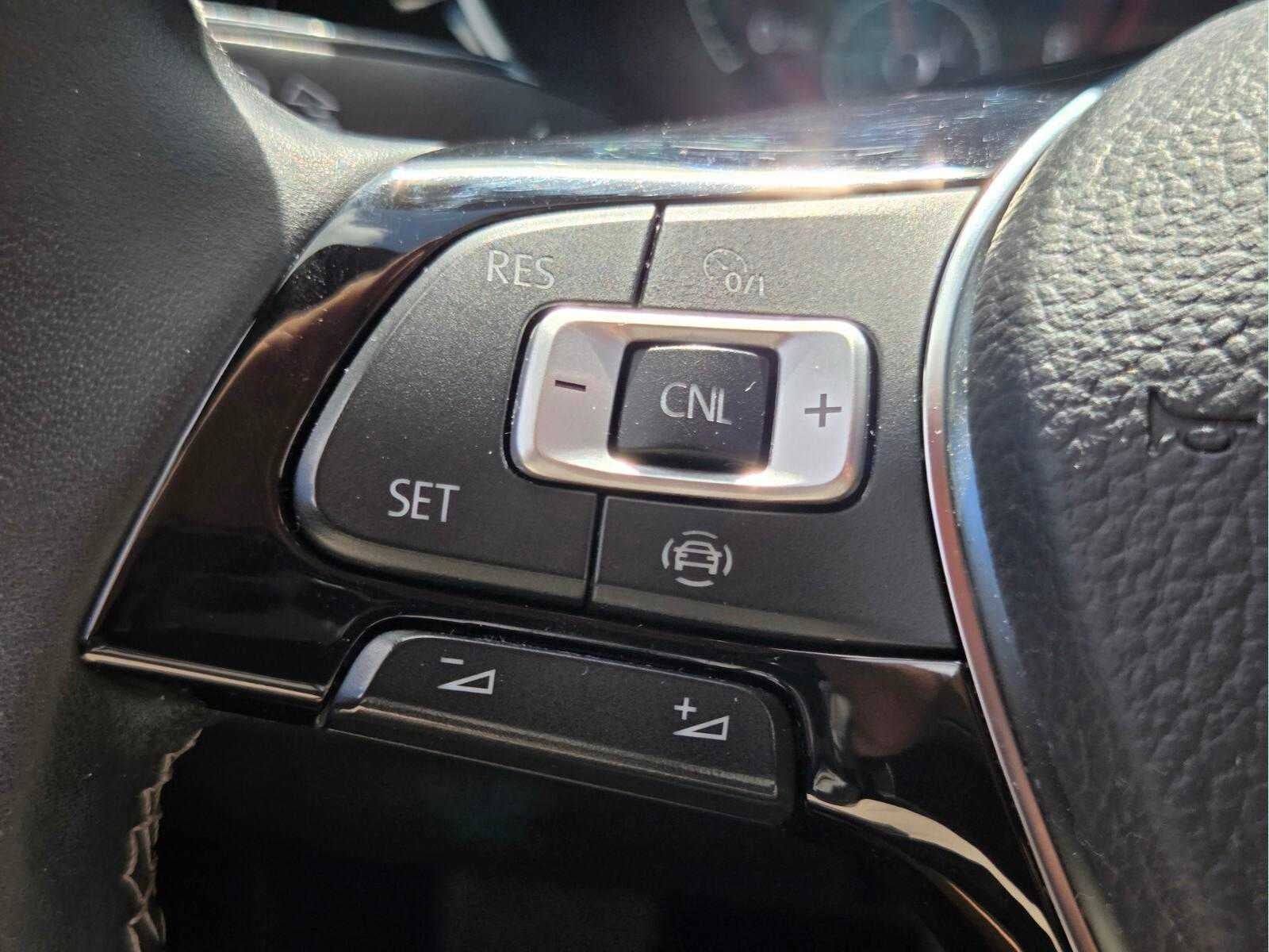 2020 Volkswagen Jetta R-Line